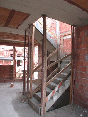 Particolare murature e scala interna
