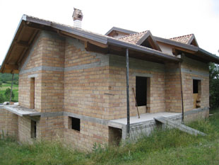 Edificio con struttura in POROTON®