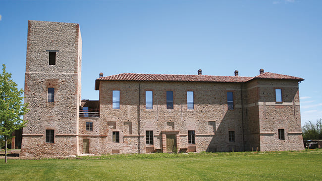 Intervento di restauro di un edificio storico in muratura armata.